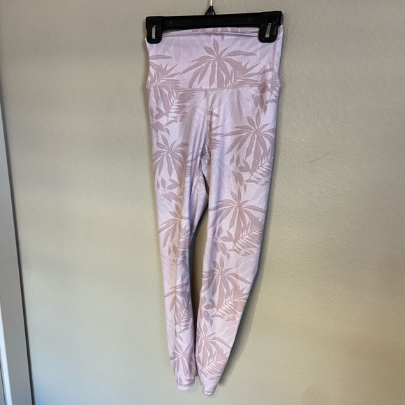 P'tula Floral Print Baby Pink Active Leggings - Picture 3 of 7